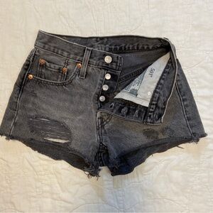 Levi’s 501 distressed jean shorts sz.24